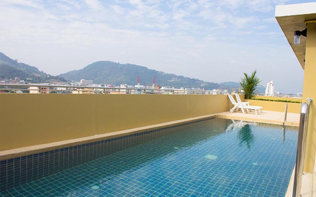 88 Hotel Patong Buitenkant foto